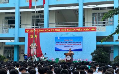 [ Giáo dục pháp luật về an toàn giao thông cho học sinh năm 2024 - Chủ đề: “Thượng tôn pháp luật để xây dựng văn hóa giao thông an toàn” ]