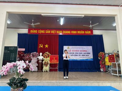 LỄ TUYÊN DƯƠNG CON CB - VC - LAO ĐỘNG HỌC GIỎI-SỐNG TỐT, NĂM 2024