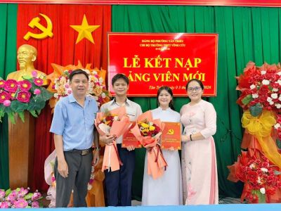 TỰ HÀO TUỔI 18 DƯỚI LÁ CỜ ĐẢNG QUANG VINH