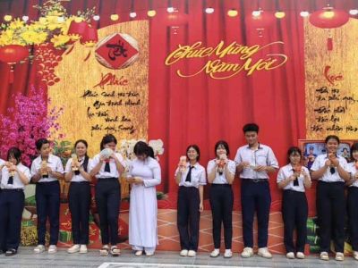 XUÂN KHỞI SẮC – ƯƠM MẦM TRI THỨC, VỮNG BƯỚC TƯƠNG LAI 